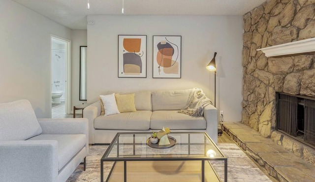 Landing | Spectacular 2BD, Gym, Courtyard