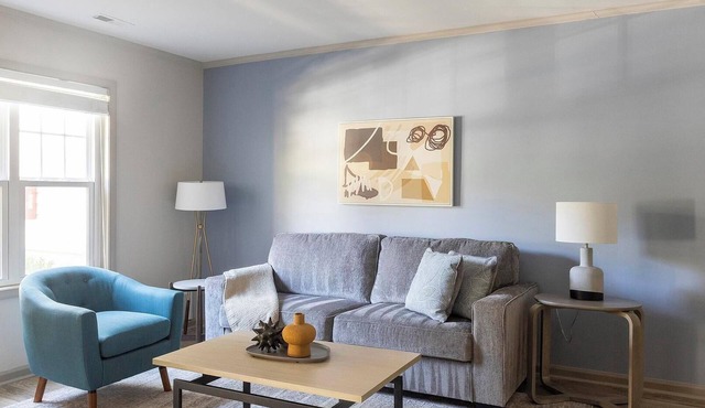 Landing | Spectacular 2BD, Gym, Pool