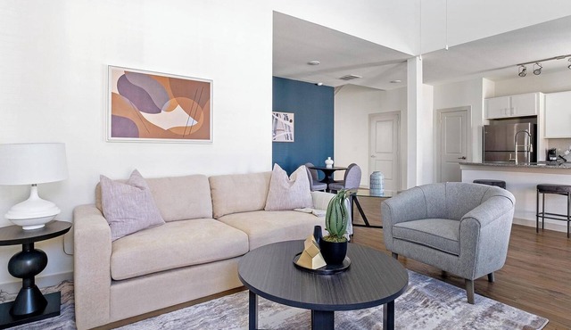 Landing | Spectacular 3BD, Pool, Gym