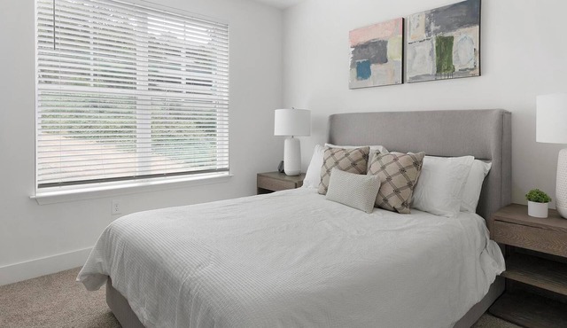 Landing | Spectacular 1BD, Pool, Clubhouse