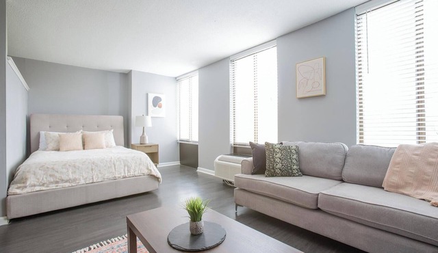 Landing | Spectacular Studio, Pool, Gym