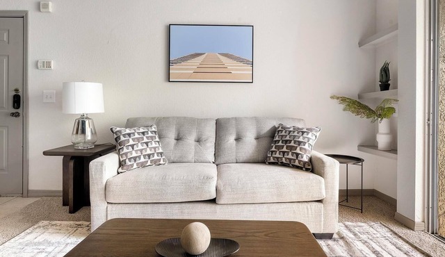 Landing | Stunning 1BD, Gym, Tennis Court