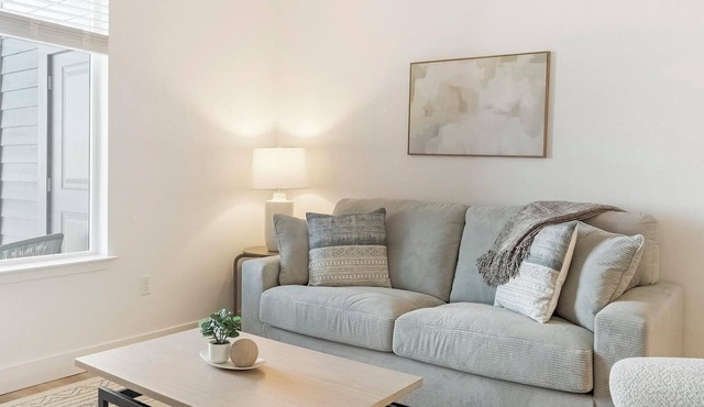 Landing | Stunning 1BD, Clubhouse, Gym