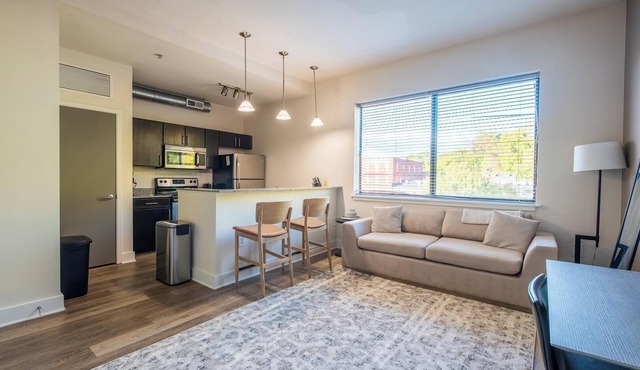 Landing | Stunning 1BD, Clubhouse, Rooftop Lounge