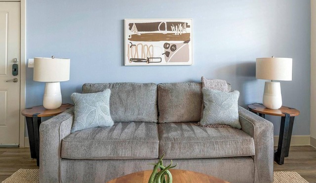 Landing | Stunning 1BD, Courtyard, Gym