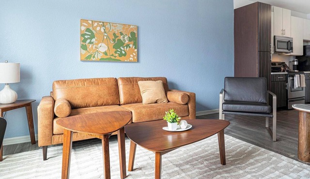 Landing | Stunning 1BD, Gym, Clubhouse