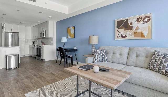 Landing | Stunning 1BD, Pool