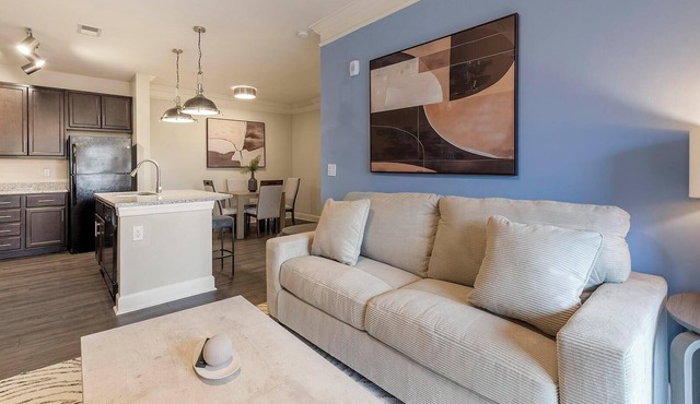Landing | Stunning 1BD, Pool, Gym