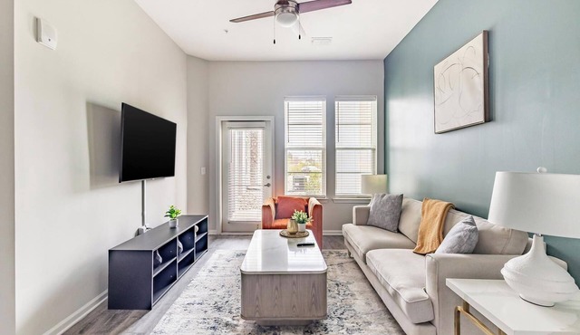Landing | Stunning 1BD, Gym, Clubhouse