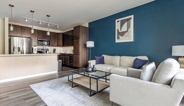 Landing | Stunning 1BD, Courtyard, Clubhouse