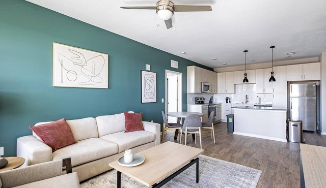Landing | Stunning 2BD, Clubhouse, Pool