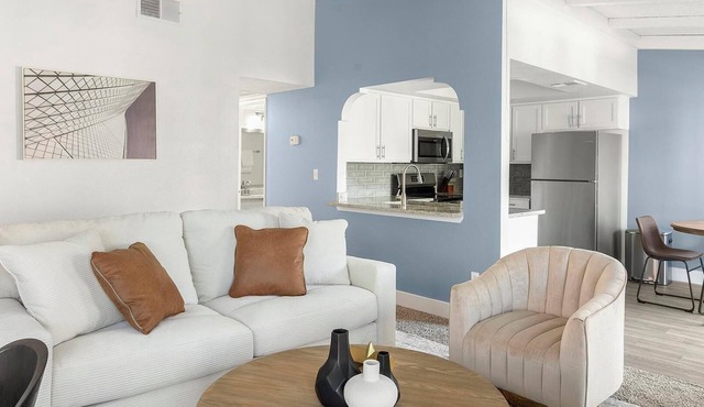 Landing | Stunning 2BD, Courtyard