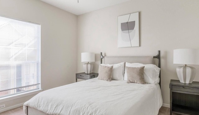 Landing | Stunning 2BD, Clubhouse, Game Room
