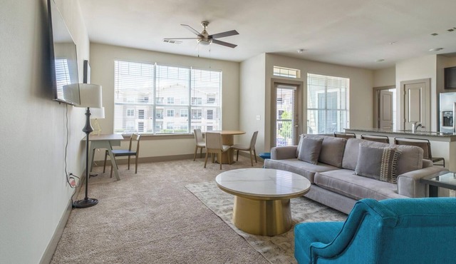 Landing | Stunning 2BD, Clubhouse, Pool