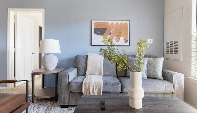 Landing | Stunning 2BD, Courtyard, Clubhouse