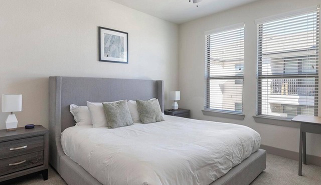 Landing | Stunning 2BD, Pool, Clubhouse