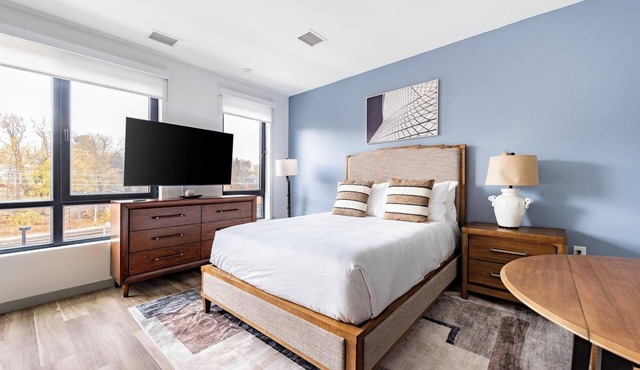 Landing | Stunning Studio, Pool, Gym