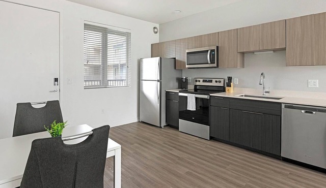 Landing | Stunning Studio, Yoga Studio, Courtyard
