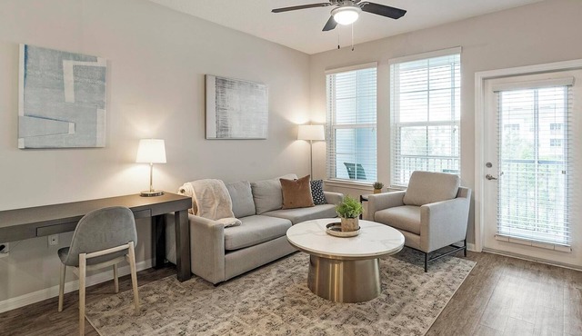 Landing | Stunning 1BD, Gym, Pool