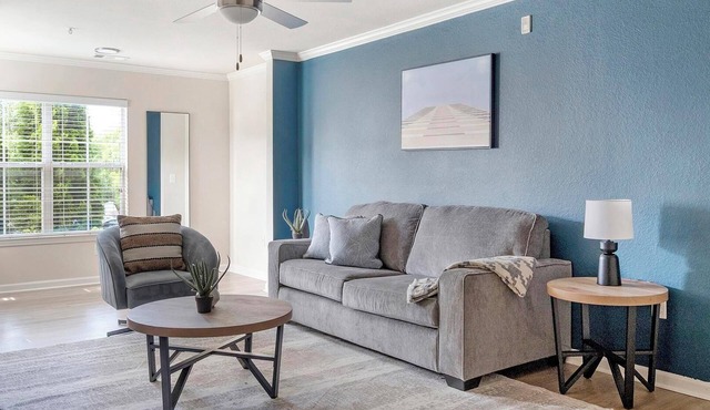 Landing | Stylish 2BD, Gym, Clubhouse