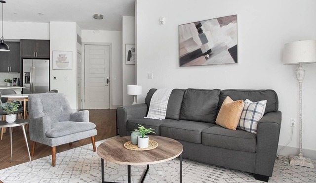 Landing | Stylish 2BD, Pool, Gym