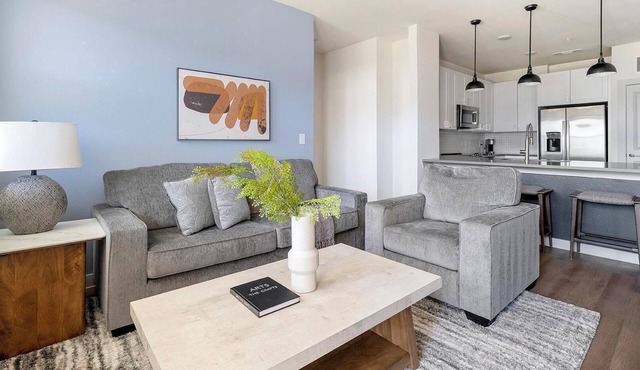 Landing | Stylish 2BD, Pool, Gym