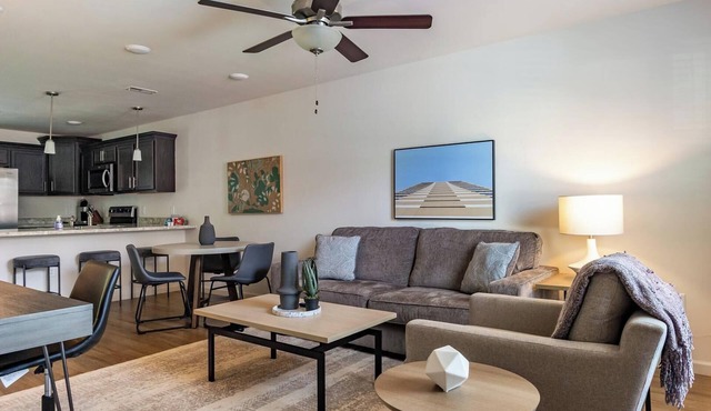 Landing | Stylish 2BD, Pool, Clubhouse