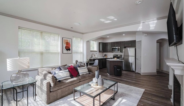 Landing | Stylish 2BD, Pool, Clubhouse