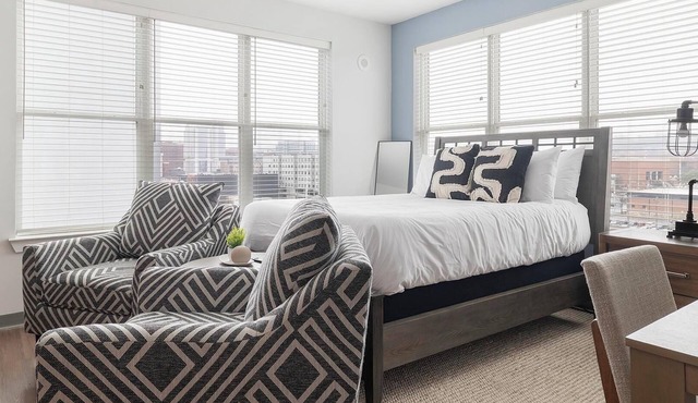 Landing | Stylish Studio, Pool, Yoga Studio