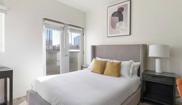 Landing | Stylish Studio, Gym, Courtyard