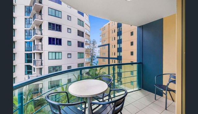 Landmark Resort Gem - Ocean Views, Pools & Prime Location