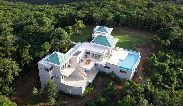 Langarra: Contemporary, Pristine Estate w/Endless View, 2 Semi-Private Beaches