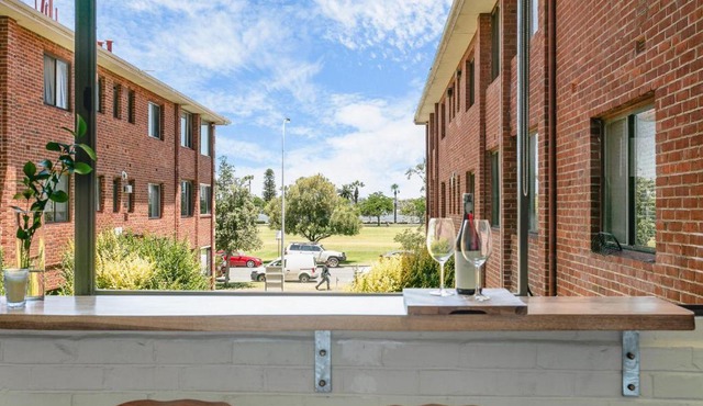 Langley Park 2BR CBD Character Apt with FREE Parking