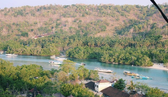 Lanussa Hill Villa. top hill villa with oceanview