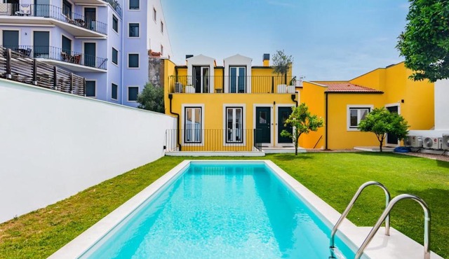 Lapa Getaway Studio with Swimming Pool