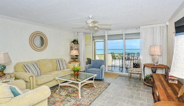 LaPlaya 204D Beach-lovers paradise 200 feet of private beach along the turquoise Gulf of Mexico