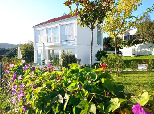 LAR JARDÍN - Casas con jardín y parking privado
