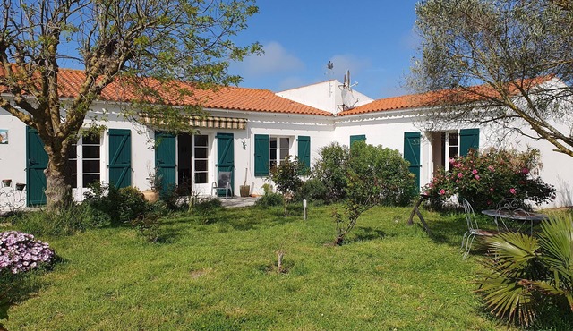 Large, fully renovated house 90 m from the island's most beautiful beach