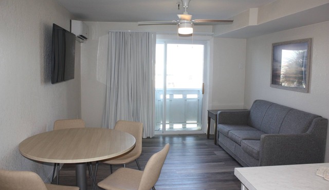 Large 1 Bedroom Condo in Beachfront Property