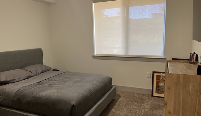 Large 1 br over 800 sq ft. Ground level pool view workout and car space