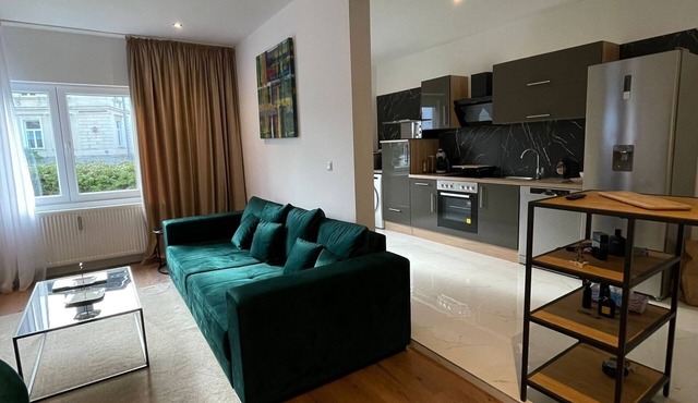 Large 105 square meter family apartment with marble bathroom and high standard.
