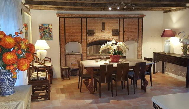 Large 18th Century Townhouse/8 persons
