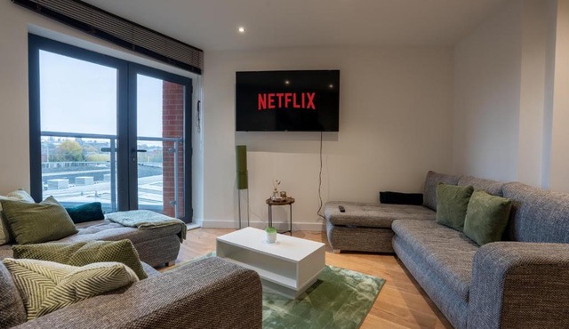 Large 2BR Flat in Heart of City - Sleeps 10