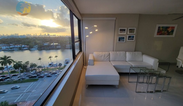 Large 3Bed 2.5Bath Bachelorette Beach Apartment - 1419