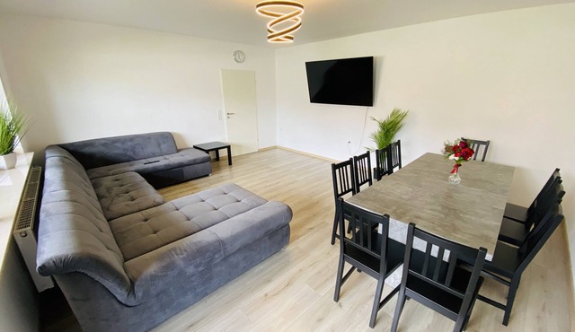 Large 4 room accommodation + own parking spaces