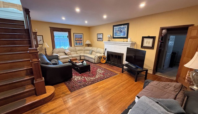 Large 7 bedroom Colonial with in-law suite near Rowan University