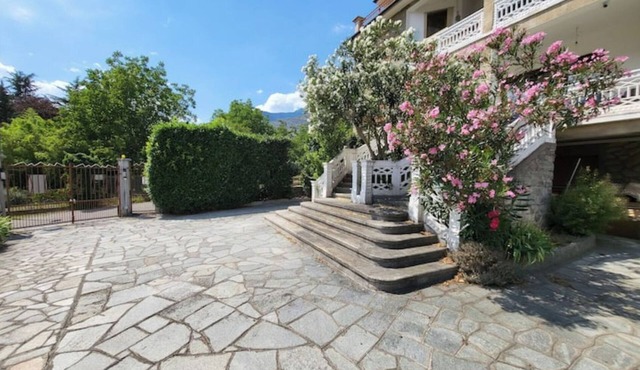 Large air-conditioned apartment with private courtyard
