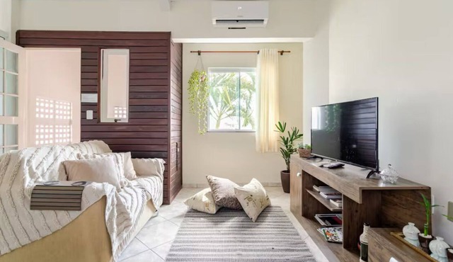 Large and charming apartment with AC near Florianópolis International Airport