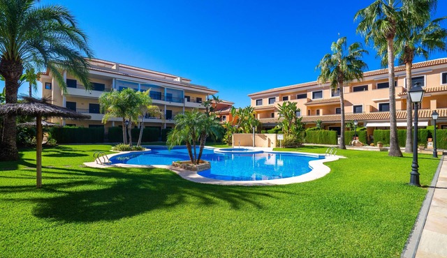 Large and comfortable apartment with communal pool in Javea, Costa Blanca, Spain for 8 persons