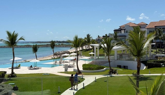 Large and spacious 1-bedroom beachfront apartment in enchanting Cap Cana